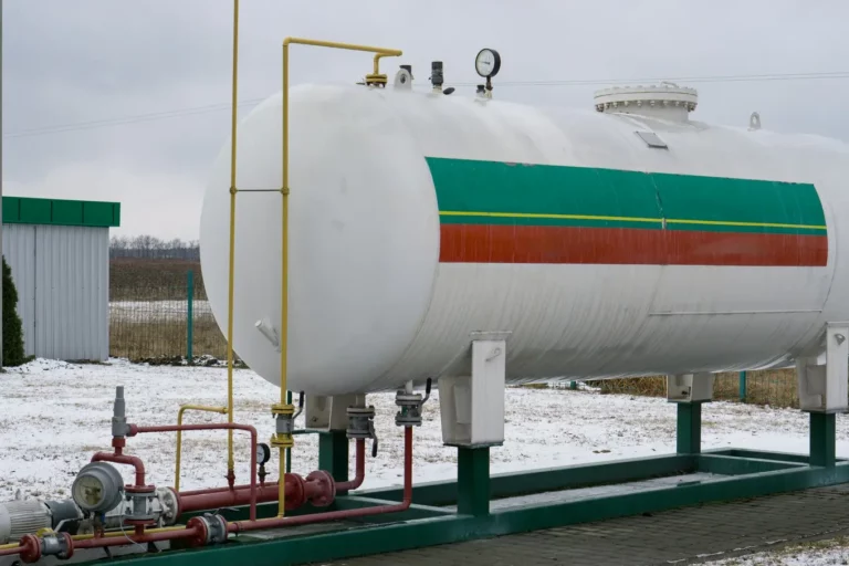 Zbiornik LPG naziemny: jak dobrać pojemność do zużycia i dostępnego miejsca? Poradnik dla firm