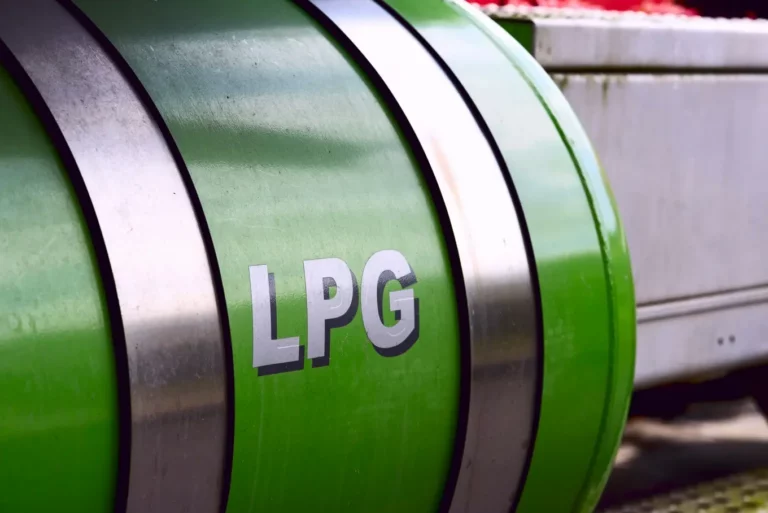 Jak dobrać pojemność podziemnego zbiornika LPG do zużycia w firmie